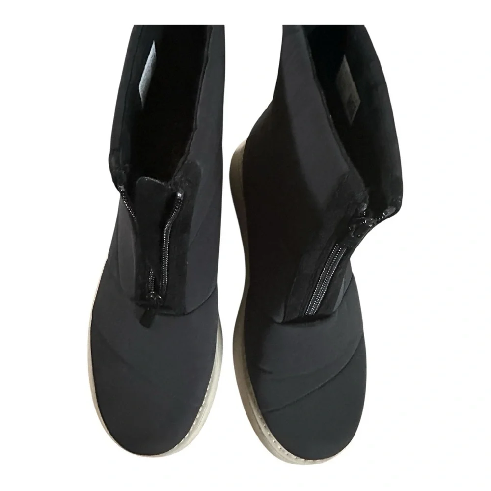 TOMS Puffer Black Repreve Matte Woven Pull-on Womens Casual Size 9